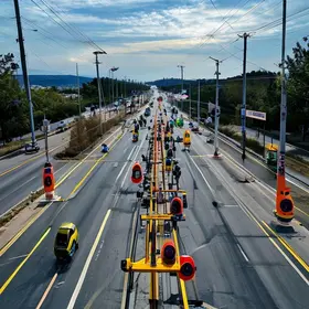 instalação de balizadores em Caucaia