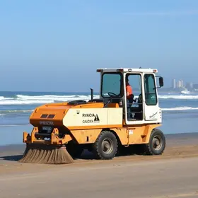 varrição mecanizada nas praias