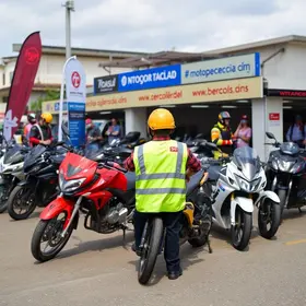 mutirão de empregos